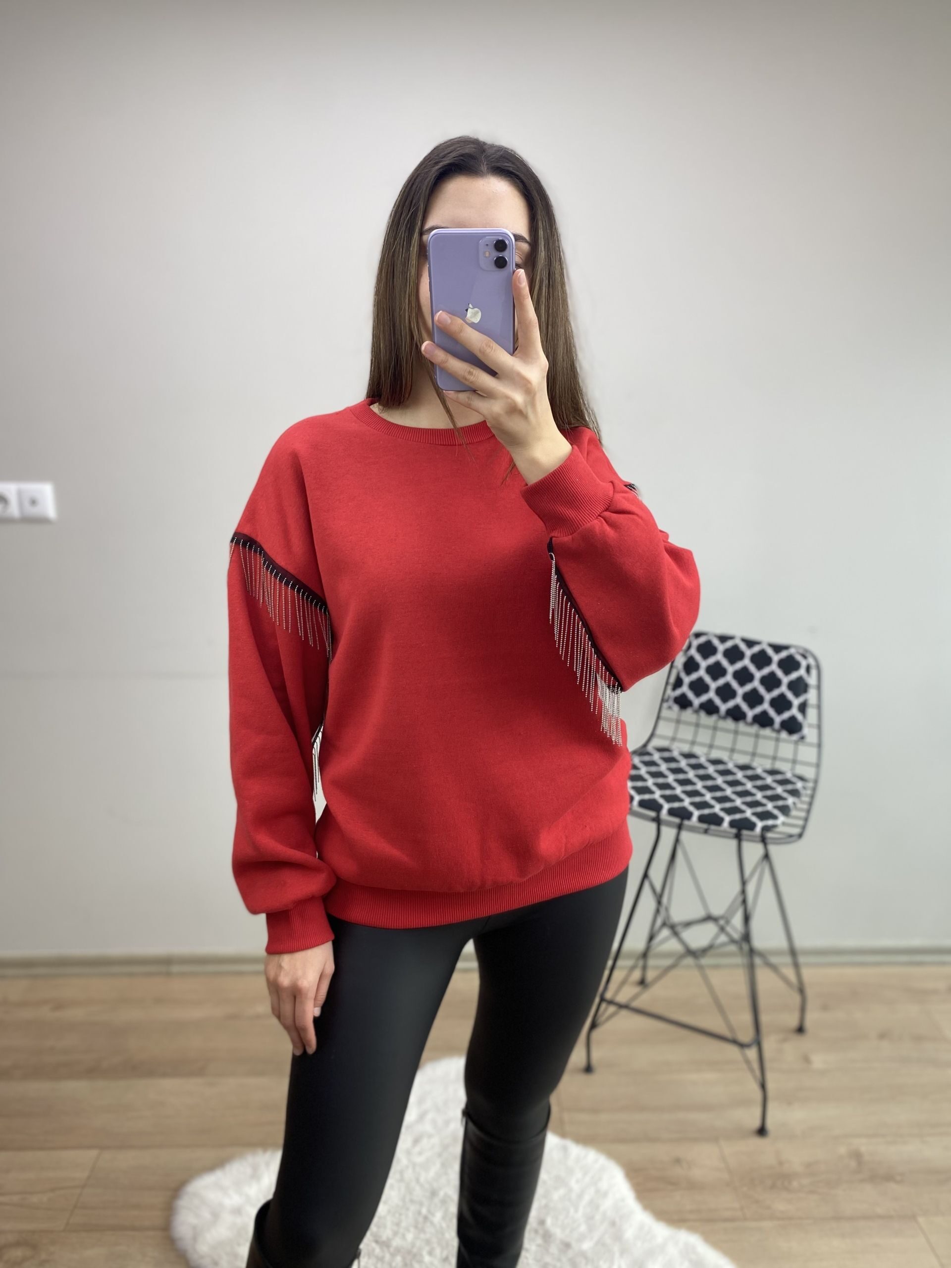 Kırmızı Zincirli Tasarım Sweat