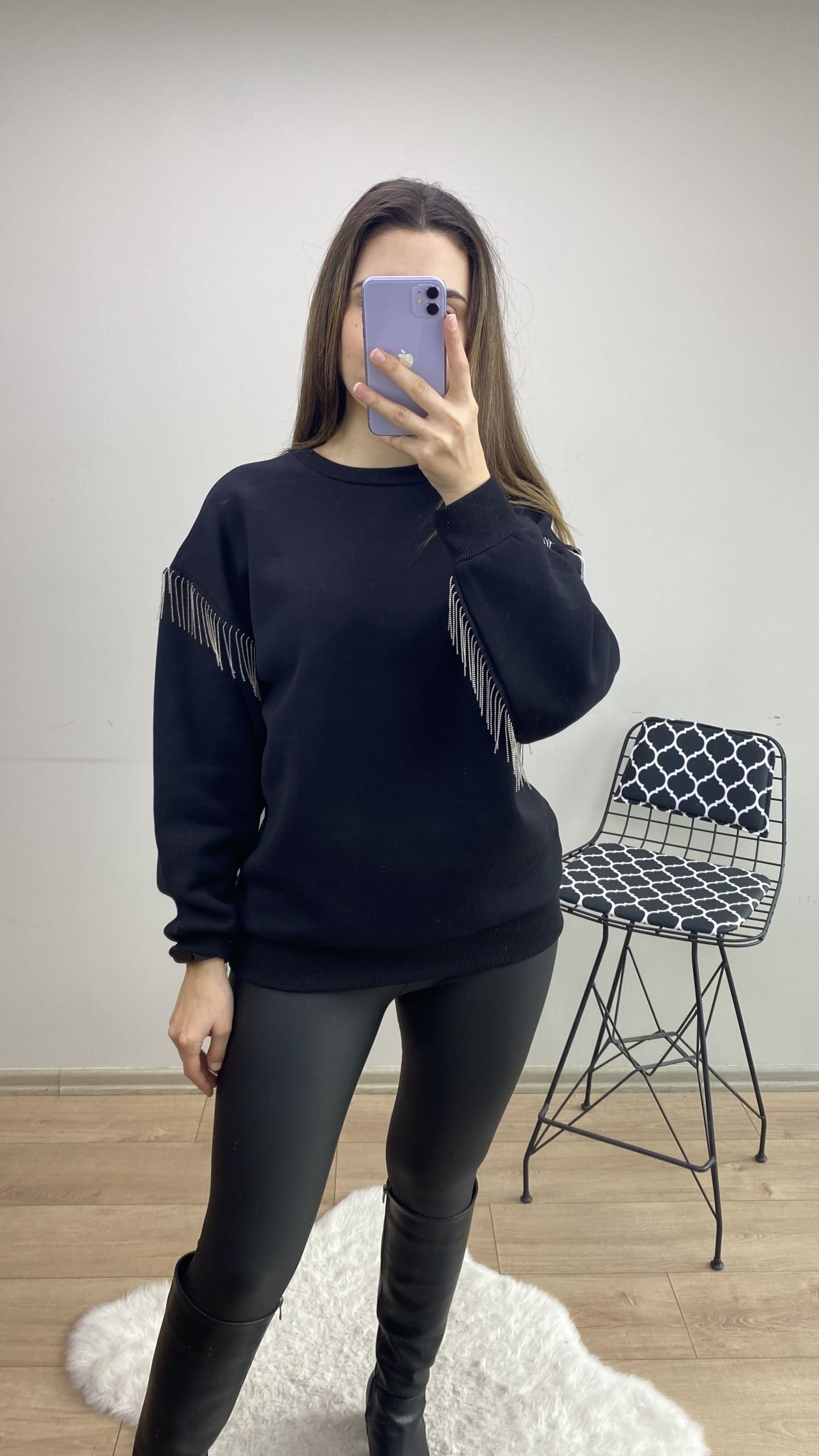 Siyah Zincirli Tasarım Sweat