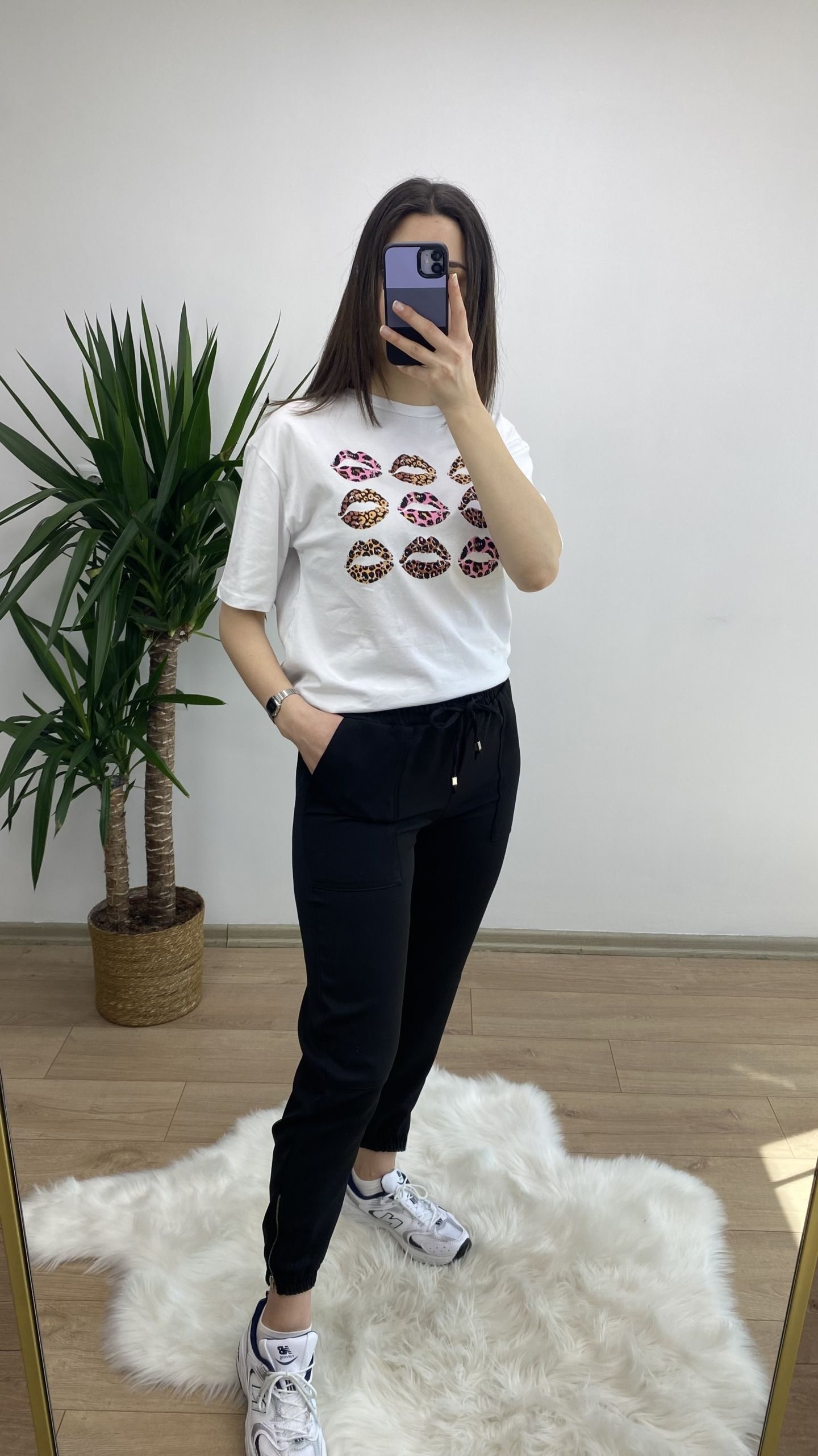 Beyaz Öpücük Baskılı Tshirt - Görsel 3