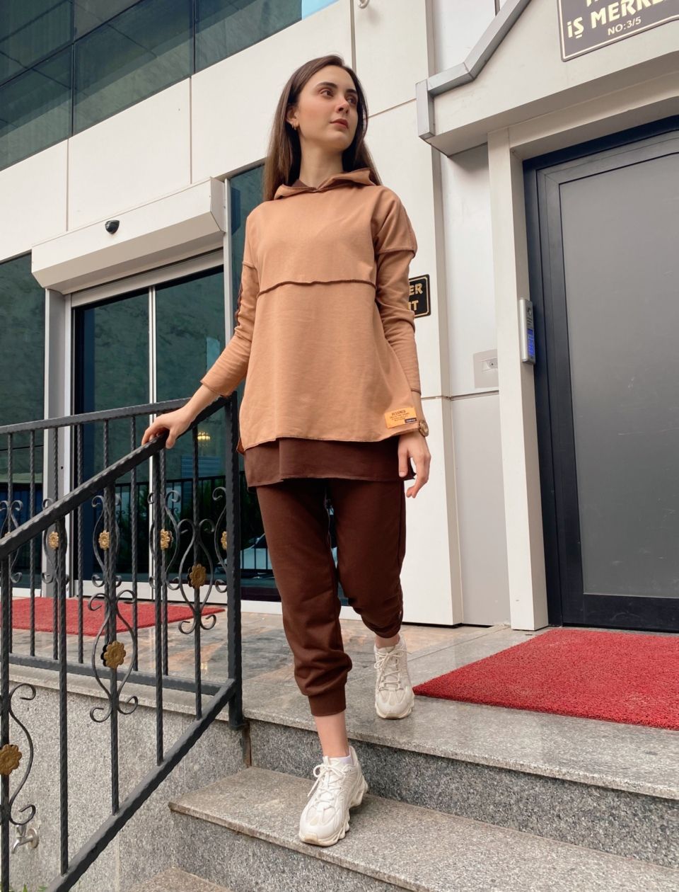 Kahve Dikiş Detaylı Eşofman Takımı - Görsel 4