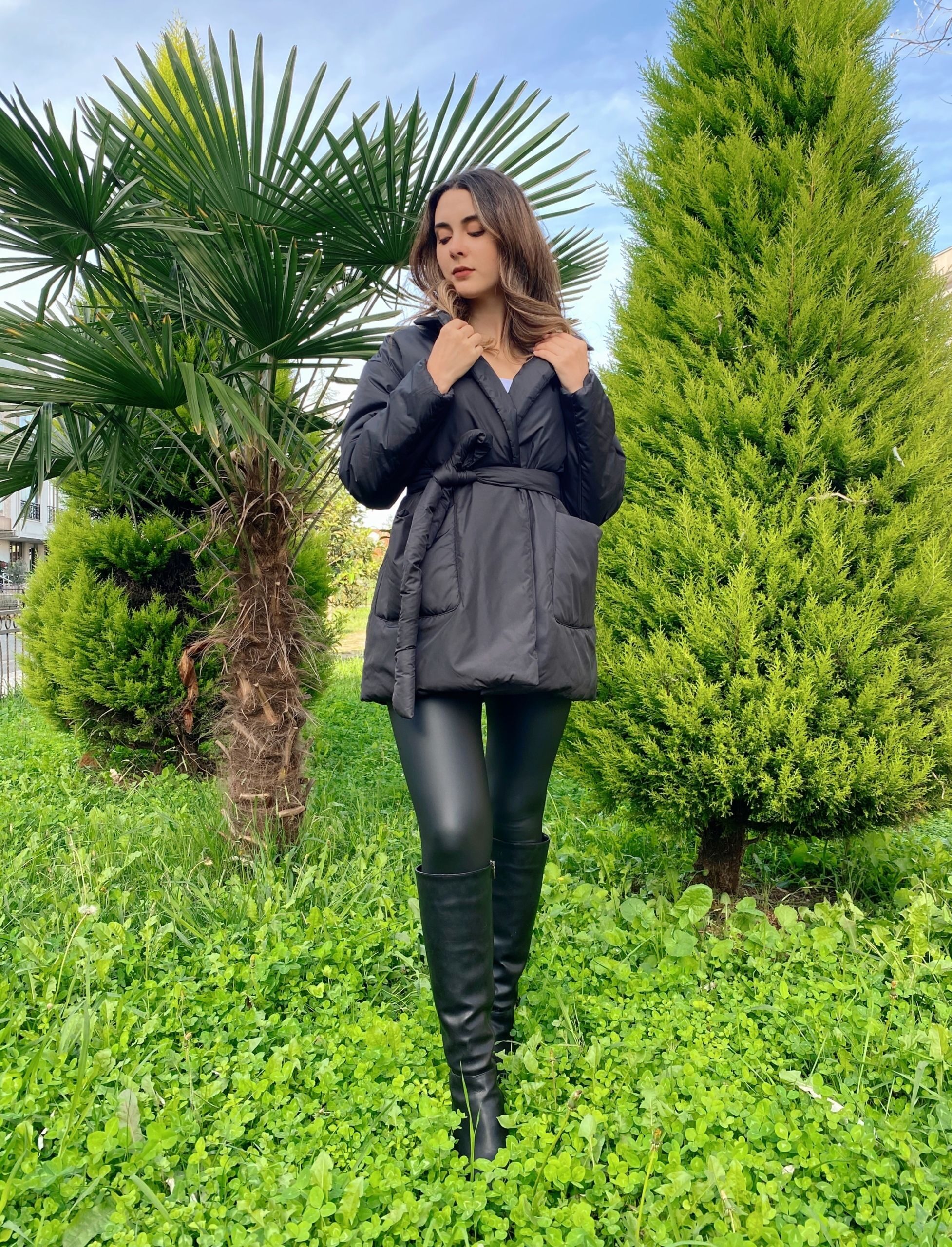 Siyah Belden Bağlamalı Mont - Görsel 2