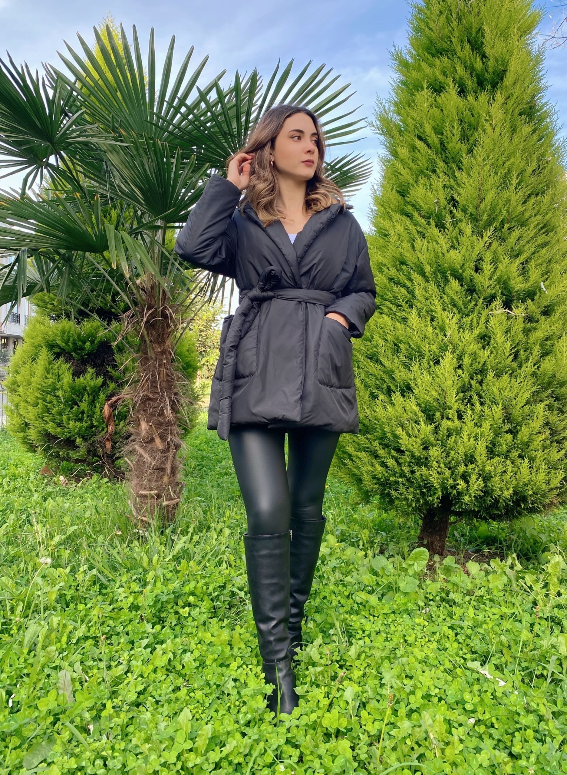 Siyah Belden Bağlamalı Mont - Görsel 3