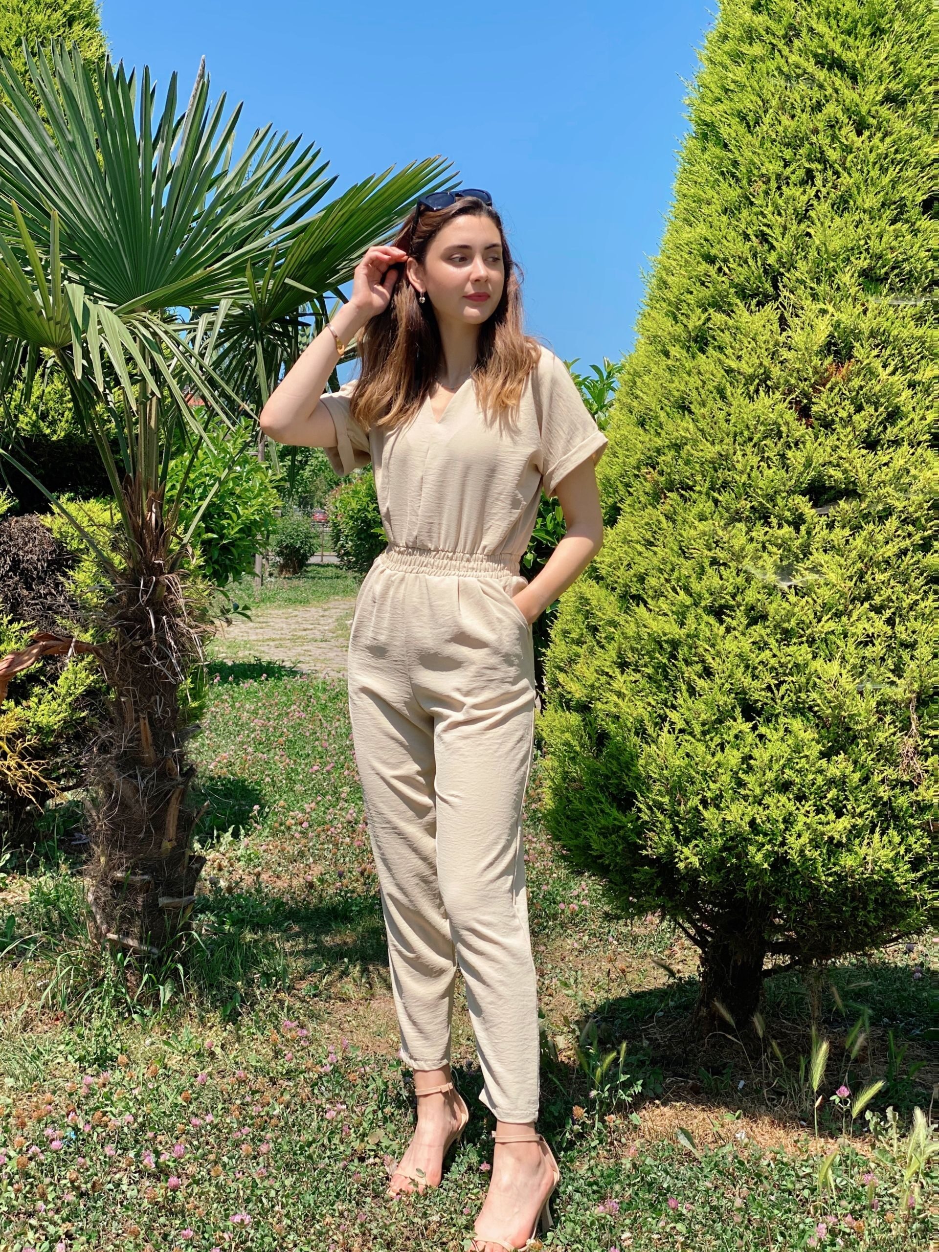 Taş V Yaka Beli Lastikli Tulum