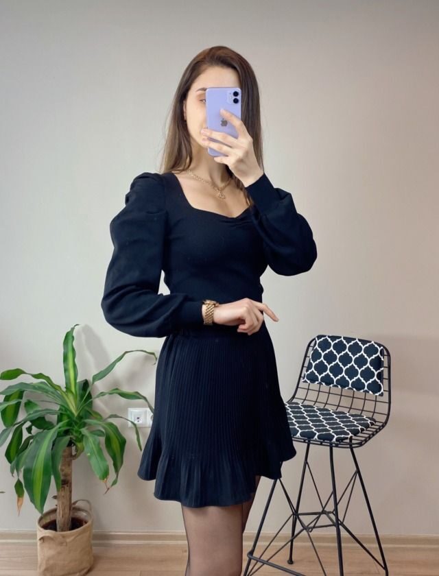 Siyah Pileli Şortlu Etek