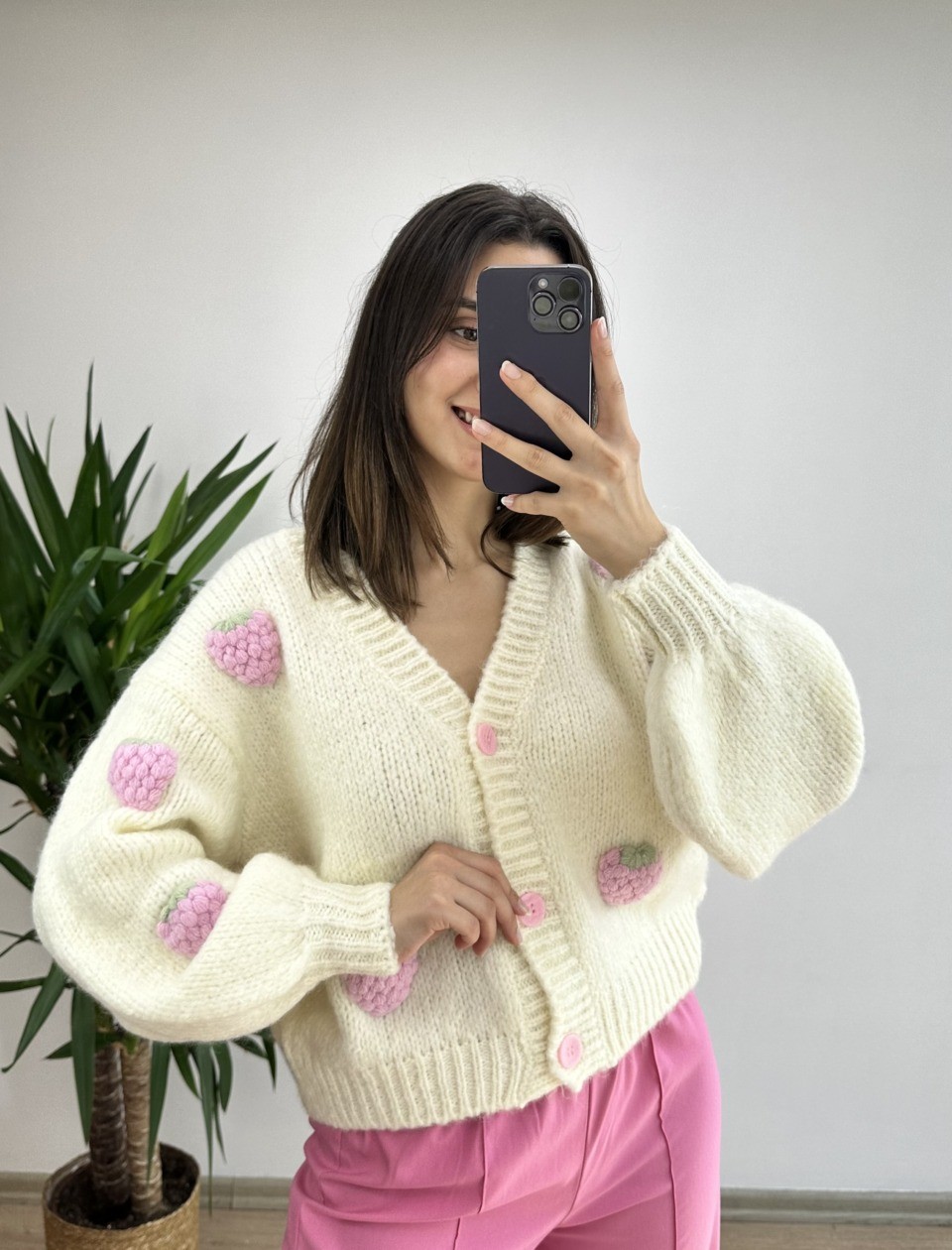Dilvin Çilek Kabartmalı Oversize Hırka - Görsel 5