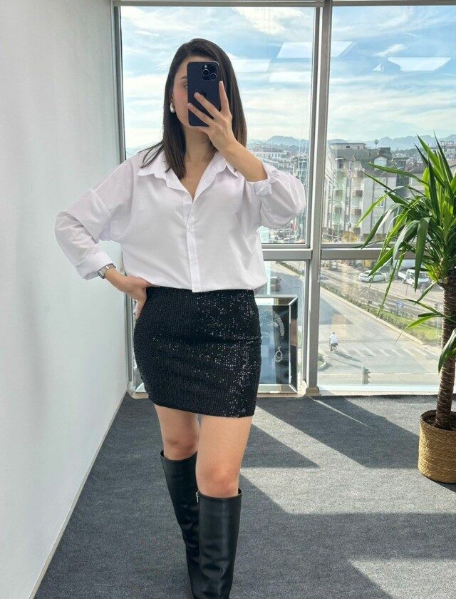 Siyah Payetli Kısa Etek