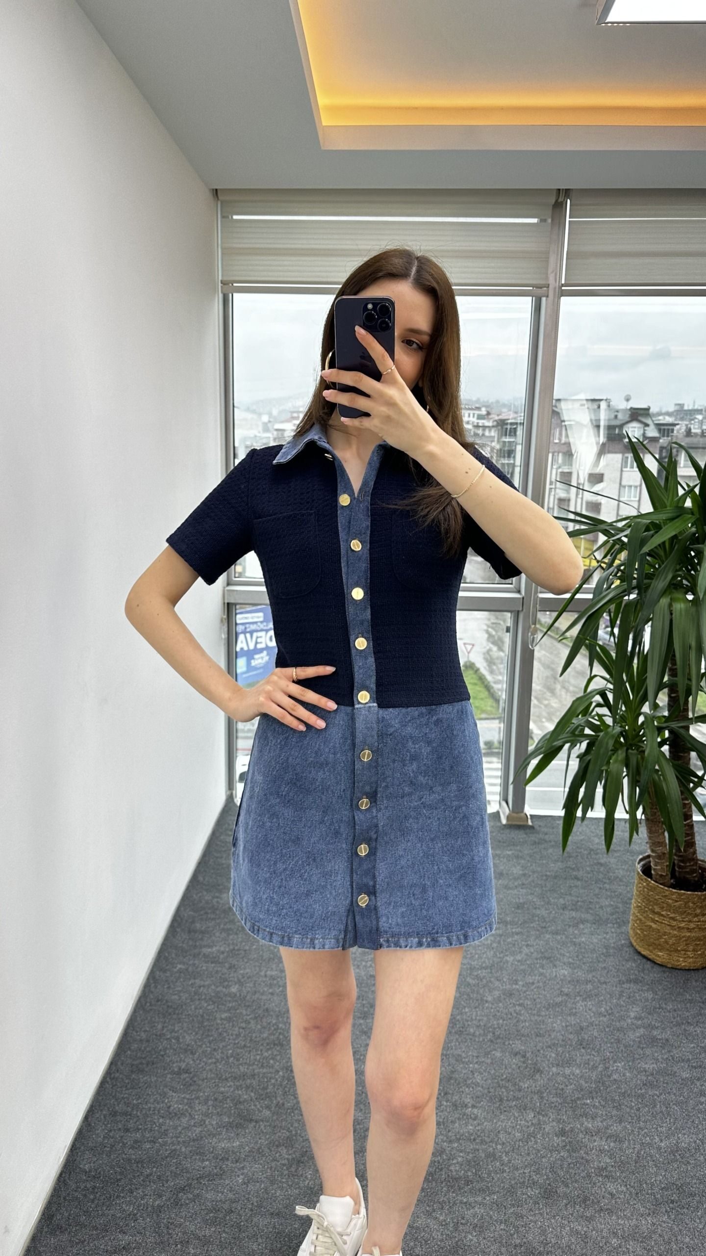 Tüvit Kumaş Detaylı Denim Elbise - Görsel 2